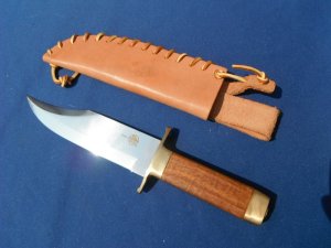 Connecticut Valley Arms/CVA Bowie knife 7". With Sheath, Camp Knife, Hunting knife. Made in Italy!! 