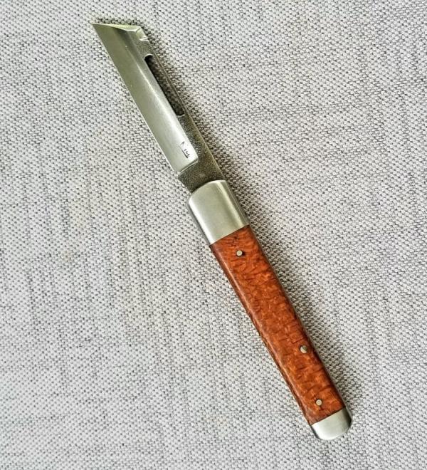 K'roo Custom Sleeveboard. ,3.8" N690 with brut de force look...Terblan's Beechwood Scales K'roo Custom Sleeveboard. ,3.8" N690 with brut de force look...Terblan's Beechwood Scales