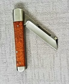 K'roo Custom Sleeveboard. ,3.8" N690 with brut de force look...Terblan's Beechwood Scales K'roo Custom Sleeveboard. ,3.8" N690 with brut de force look...Terblan's Beechwood Scales
