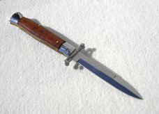 NEW OLD STOCK 1980's ITALIAN STILETTO 9" GENUINE SNAKEWOOD SWING GUARD  