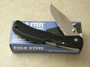 Cold Steel Japan 29 MCH Medium Voyager Clip Point Half Serrated Lockback Knife