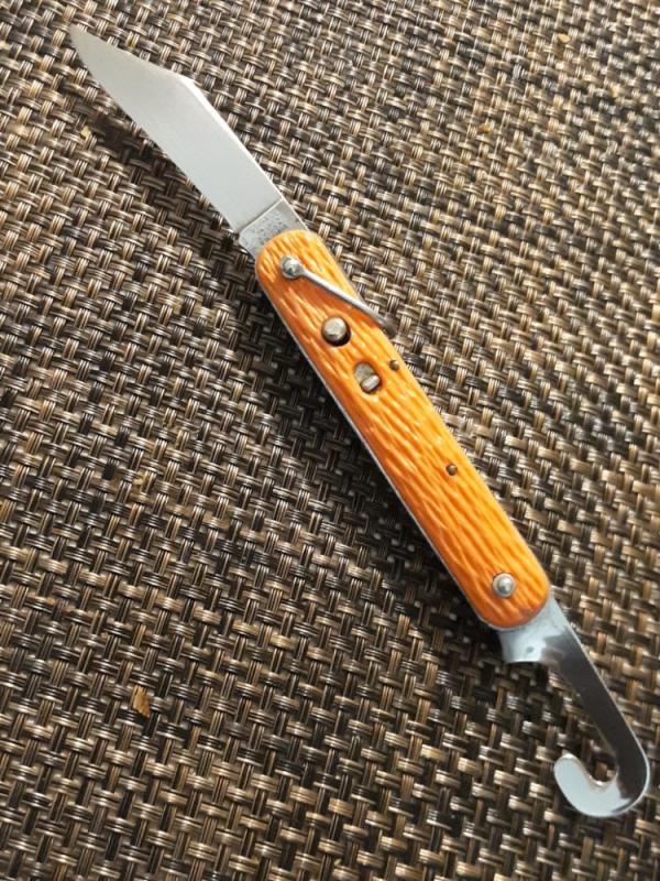 Schrade Walden New York Paratrooper Knife Schrade Walden New York Paratrooper Knife