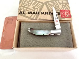 Al Mar Osprey Black Lip Pearl Lockback Japan