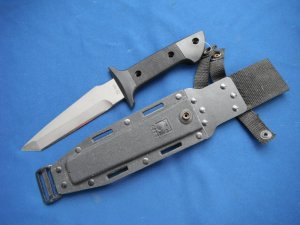DISCONTINUED Large  CRKT KOMODO 7 / 2207 COMBAT TANTO KNIFE W/ SHEATH 
