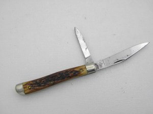 Queen Cutlery #14 peanut jack with Rogers Bone handles:  2 3/8” closed, circa 1947