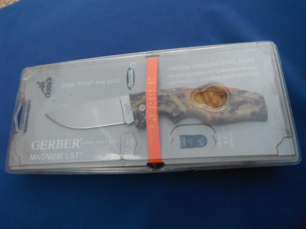 NOS/NIB Gerber 600 Folding Lock-back pocket Knife, Portland OR USA Made in the USA!!!  Camo W/Sheath