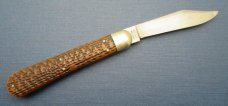 Vintage Switchblade. Walden Knife Co. USA . ...................................................(010) Vintage Switchblade. Walden Knife Co. USA . ...................................................(010)