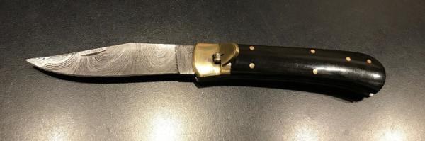 Mint Italian-Style Leverlock Knife, Dark Horn Scales/Damascus Blade Mint Italian-Style Leverlock Knife, Dark Horn Scales/Damascus Blade