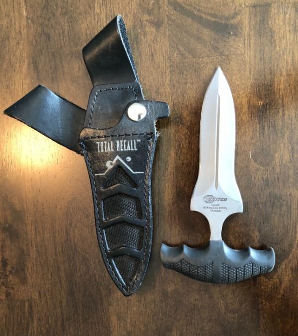 United Cutlery - UC485- Total Recall Dagger Knife  With Sheath - Made In Taiwan