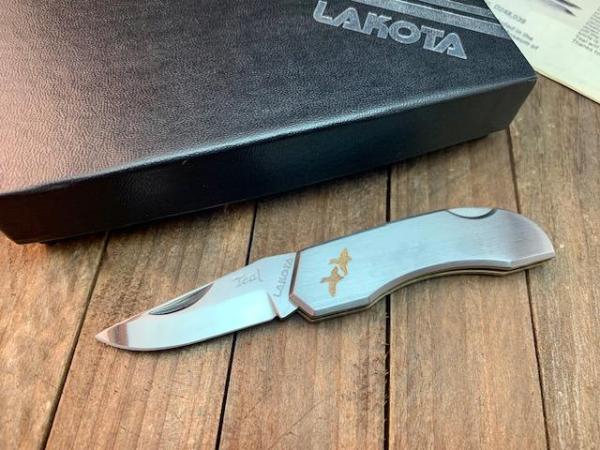 Lakota Teal Lockback Stainless Handles Gold Engraved Ducks Seki Japan Lakota Teal Lockback Stainless Handles Gold Engraved Ducks Seki Japan