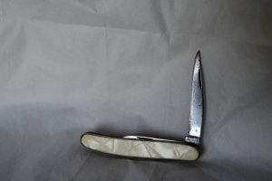 Ambassador Serpentine USA No Advertising knife! Cracked Ice handles!