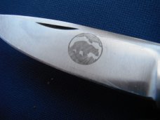 Large Folding slip joint pocket knife with jigged bone scales. Tight blade. Large Folding slip joint pocket knife with jigged bone scales. Tight blade.