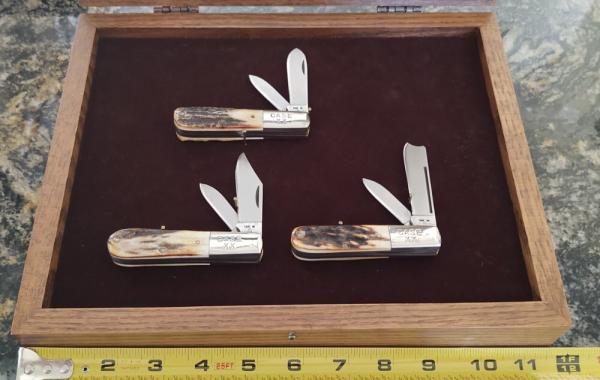 Case XX SS USA 8 Dots (1982) Stag Barlow 3 Knife Set in Wooden Display Box Mint/Near Mint Condition! Case XX SS USA 8 Dots (1982) Stag Barlow 3 Knife Set in Wooden Display Box Mint/Near Mint Condition!