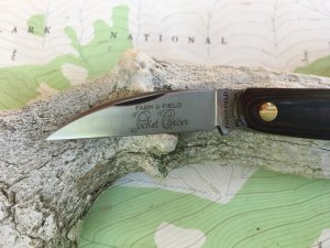 Farm & Field Tool Great Eastern Cutlery 620320 Pocket Carver Red & Black Linen Micarta