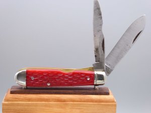 Schrade Walden 204S Electricians Knife With Ruby Red Jigged Bone Handles