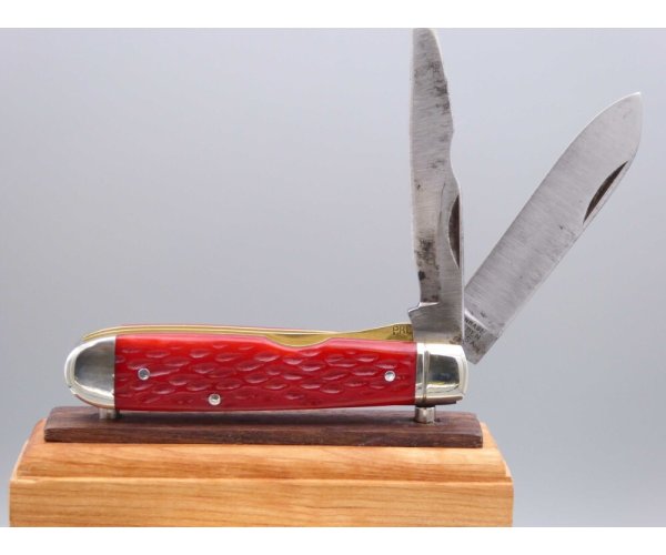 Schrade Walden 204S Electricians Knife With Ruby Red Jigged Bone Handles