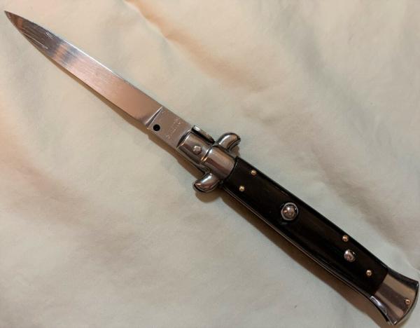 Vintage Classic 9" Black Horn Stiletto Vintage Classic 9" Black Horn Stiletto