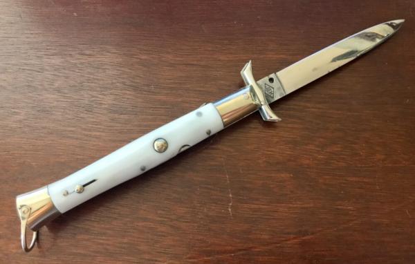 Jeremy Kreis (JTK) Batwing Rizzuto Estileto Milano Switchblade Clone, White Plastic Handle, Unused Jeremy Kreis (JTK) Batwing Rizzuto Estileto Milano Switchblade Clone, White Plastic Handle, Unused