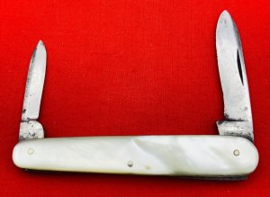 Vintage SOUTHINGTON CUT CO Sleeveboard Shadow Pen Folding Pocket Knife c.1867-1905 MOP
