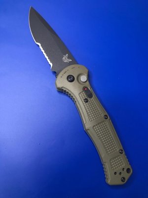 Benchmade 9070SBK CLAYMORE