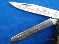 Kissing Crane Trapper knife Honey Bee Blue Grass Festival Kissing Crane Trapper knife Honey Bee Blue Grass Festival