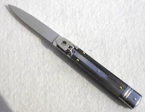 NEW OLD STOCK AKC 8" SLIMLINE LEVERLOCK SWEDGE BLADE, GENUINE BRAZILIAN HORN MANIAGO ITALY
