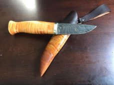 Puukko Knife with feathered “W” Damascus pattern, curly maple handle and sheath, USA MAKER Puukko Knife with feathered “W” Damascus pattern, curly maple handle and sheath, USA MAKER