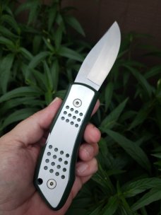 MCM Italian " Grenade " . AKA East German Secret Police Knife MCM Italian " Grenade " . AKA East German Secret Police Knife