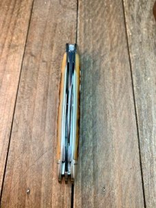 Schatt and Morgan Split Back Spring Whittler Brown Jigged Bone (BDSM45) Schatt and Morgan Split Back Spring Whittler Brown Jigged Bone (BDSM45)
