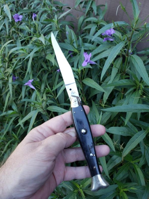 Beater AKC 9.75" Fishtail. Beater AKC 9.75" Fishtail.