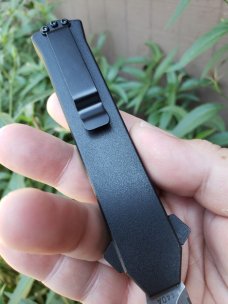 AKC F16 OTF. Satin dagger