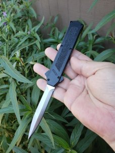 AKC F16 OTF. Satin dagger