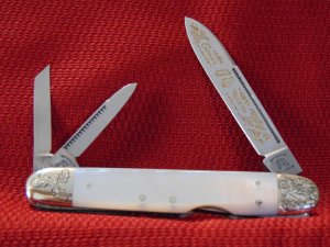 Fight'n Rooster Germany  PEARL LOCKBACK WHITTLER CAPTAIN'S ROOSTER FACTORY ENGRAVED BOLSTERS