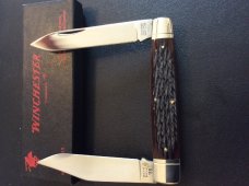 1988 WINCHESTER TRADE MARK USA 2913 1/2 M BEAUTIFUL MOOSE POCKET KNIFE WITH TWO BLADES STILL NIB 1988 WINCHESTER TRADE MARK USA 2913 1/2 M BEAUTIFUL MOOSE POCKET KNIFE WITH TWO BLADES STILL NIB