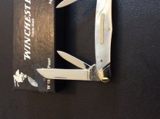1992 WINCHESTER USA 4935 GENUINE MOTHER OF PEARL HANDLES CONGRESS WITH SLANTED BOLSTERS & 4 BLADES 1992 WINCHESTER USA 4935 GENUINE MOTHER OF PEARL HANDLES CONGRESS WITH SLANTED BOLSTERS & 4 BLADES