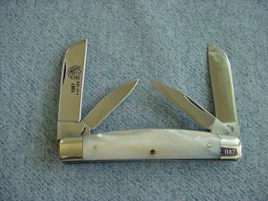 Vintage QUEEN(Crown), Large 4", 4-Blade, Etched, Pearl Handle Congress Pattern Pocket Knife