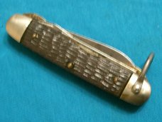 VINTAGE BOY SCOUT CAMILLUS USA BSA SHIELD CAMP SURVIVAL FOLDING POCKET KNIFE KNIVES OLD VINTAGE BOY SCOUT CAMILLUS USA BSA SHIELD CAMP SURVIVAL FOLDING POCKET KNIFE KNIVES OLD