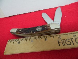 KABAR BONE JACK KNIFE WITH MAN FIGHTS BEAR SHIELD UNUSED VERY HARD TO FIND WJK - 91
