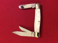 FIGHTING ROOSTER BEAUFUL PEARLISH SWIRL HANDLE “ WILDCAT FEVER” #404 OF 600 MADE STOCKMAN LIKE NEW FIGHTING ROOSTER BEAUFUL PEARLISH SWIRL HANDLE “ WILDCAT FEVER” #404 OF 600 MADE STOCKMAN LIKE NEW