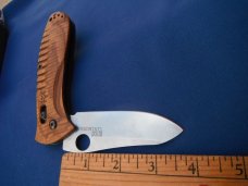 Discontinued Benchmade USA Bone Collector (15020-2)- Plain Edge-Box Axis Folder Knife Walnut Wood Discontinued Benchmade USA Bone Collector (15020-2)- Plain Edge-Box Axis Folder Knife Walnut Wood