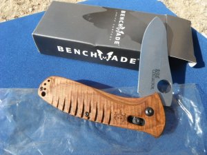 Discontinued Benchmade USA  Bone Collector (15020-2)- Plain Edge-Box   Axis Folder Knife Walnut Wood
