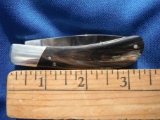 Fox and Hound folding lock-back pocket knife with Horn scales. MADE IN ITALY. Fox and Hound folding lock-back pocket knife with Horn scales. MADE IN ITALY.