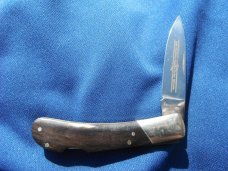 Fox and Hound folding lock-back pocket knife with Horn scales. MADE IN ITALY. Fox and Hound folding lock-back pocket knife with Horn scales. MADE IN ITALY.