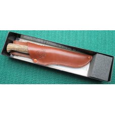 Puma Stag Handled Hunters Pal Unused in the box. 57102. ......................................(4942) Puma Stag Handled Hunters Pal Unused in the box. 57102. ......................................(4942)