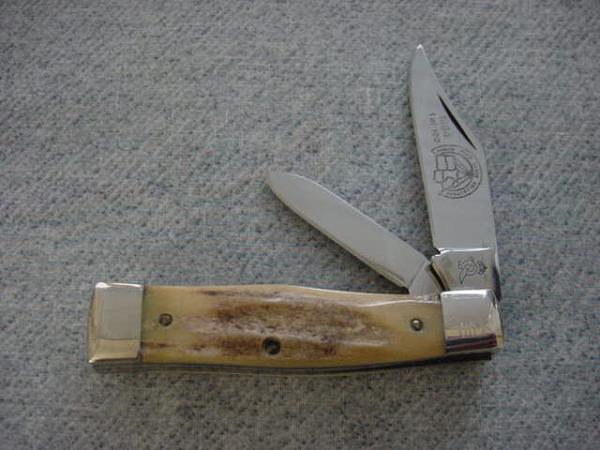 Vintage Queen(Crown Q) U.S.A., 1984, Etched, Genuine Stag Handle Gunstock Pattern Pocket Knife Vintage Queen(Crown Q) U.S.A., 1984, Etched, Genuine Stag Handle Gunstock Pattern Pocket Knife