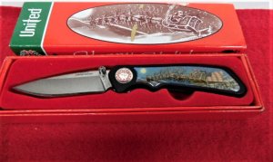 UNITED CUTLERY HAPPY HOLIDAYS SANTA AND AMERICAN FLAG NORTH POLE PICTURE HANDLES UNUSED IN BOX