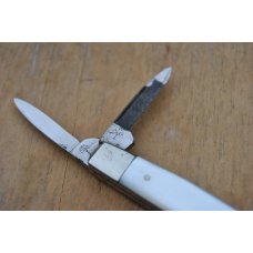 H. Boker & Co's Cutlery Germany 1891-1944 Pearl Congress 4 Blade Mint With Tarnish Mirror Polish H. Boker & Co's Cutlery Germany 1891-1944 Pearl Congress 4 Blade Mint With Tarnish Mirror Polish