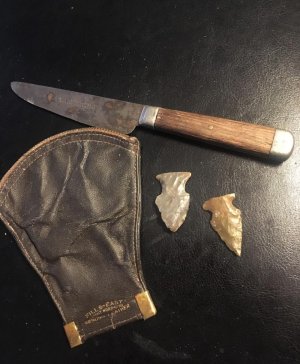 BEAVER FALLS KNIFE-LEATHER TOBACCO POUCH-2 ARROWHEADS