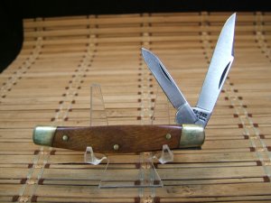 KA-BAR NO. 1058 U.S.A. VINTAGE 1980'S MINT DOUBLE BLADE TRAPPER  NEVER USED FOLDING POCKET KNIFE