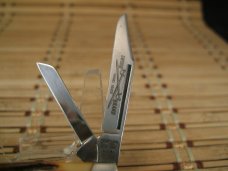 CAMILLUS NEW YORK U.S.A. NO.70 SWORD BRAND 1980'S STAGLON CARBON STEEL BLADES STOCKMAN POCKET KNIFE CAMILLUS NEW YORK U.S.A. NO.70 SWORD BRAND 1980'S STAGLON CARBON STEEL BLADES STOCKMAN POCKET KNIFE